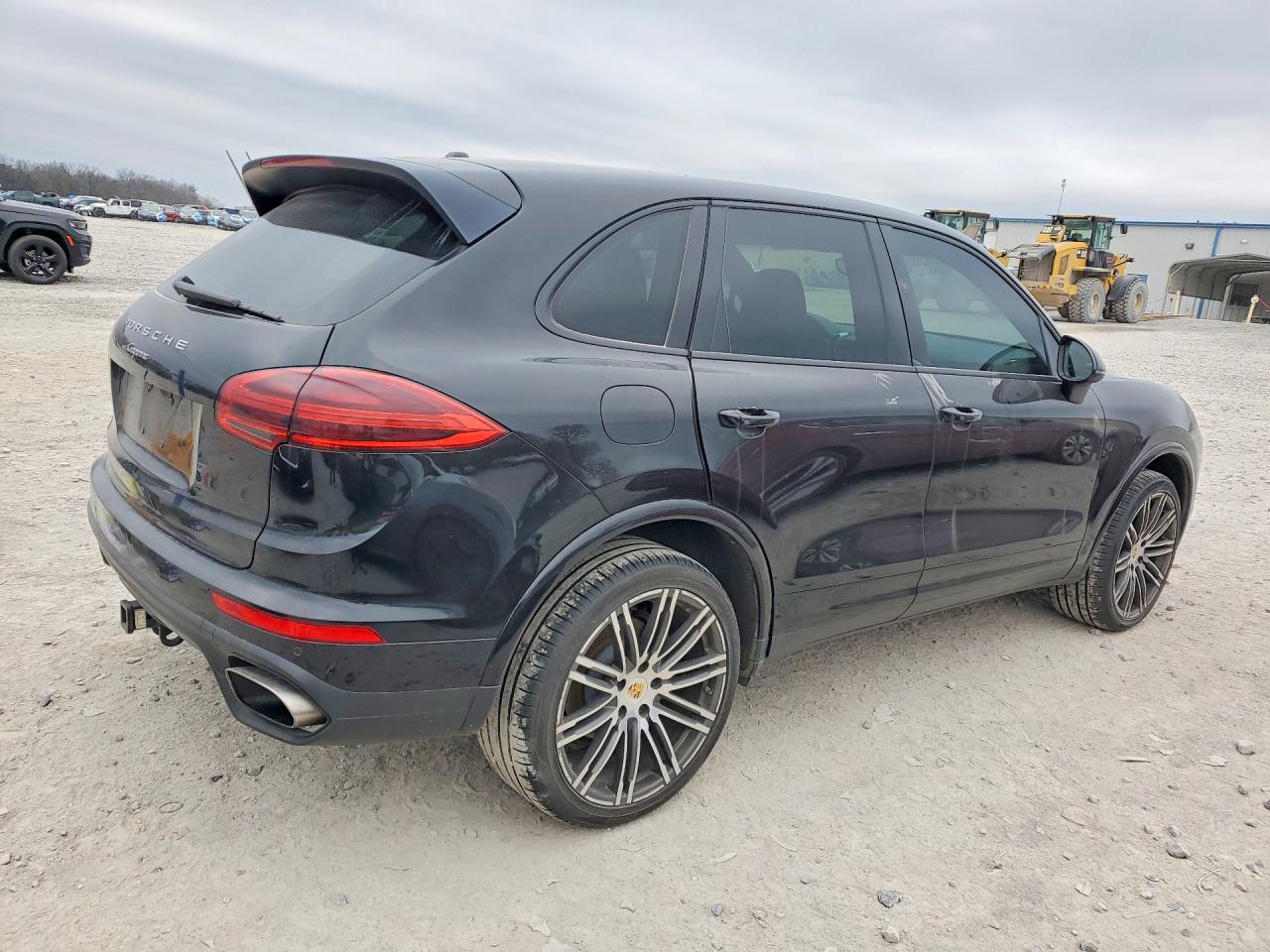2017 Porsche Cayenne VIN WP1AA2A21HKA86236 COPART salvage auction — Side, TN - SALVAGE CERTIFICATE, sold $4,800 on 2026-07-07 (photo 3)