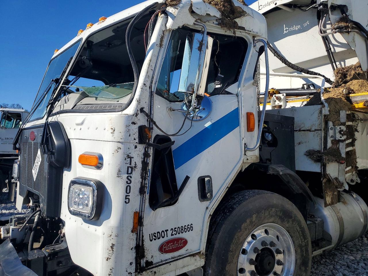 2022 Peterbilt All models VIN 3BPDLK0X8NF112720 COPART salvage auction — Rollover, GA - CERT OF TITLE-SALVAGE, sold $10,300 on 2026-04-09 (photo 9)