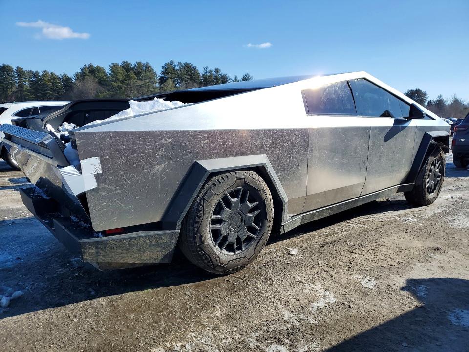 2024 Tesla Cybertruck VIN 7G2CEHEE4RA037501 COPART salvage auction — FRONT END, Ny - Certificate Of Title, sold $19,200 on 2026-07-27 (photo 3)