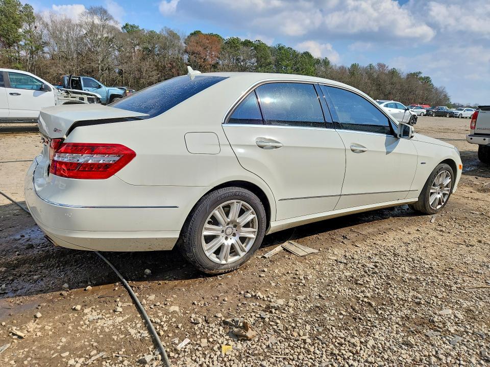 2012 Mercedes-benz E-klasse VIN WDDHF5KB6CA654017 COPART salvage auction — REAR END, Salvage Title, sold $1,250 on 2026-07-28 (photo 3)
