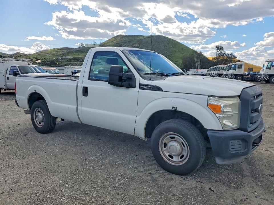 2013 Ford F-250 VIN 1FTBF2A68DEB81802 COPART salvage auction — MINOR DENT/SCRATCHES, CA - APP FOR DUP CLEAN OR AC, sold $1,400 on 2026-07-09 (photo 4)