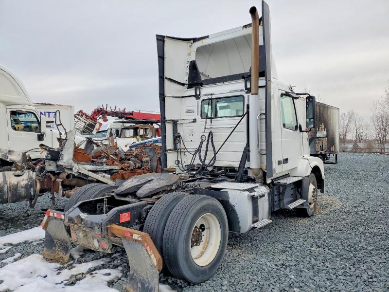 2018 Volvo VIN 4V4N39TGXJN892471 COPART salvage auction — NORMAL WEAR, In - Dealer Only Clean Title, sold $10,000 on 2026-07-10 (photo 4)
