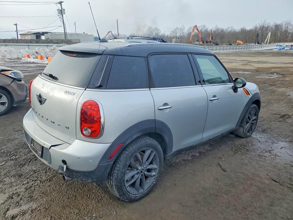 2014 Mini Cooper VIN WMWZB3C58EWR38968 COPART salvage auction — SIDE, NJ - CERT OF TITLE-SALVAGE, sold $400 on 2026-07-31 (photo 3)