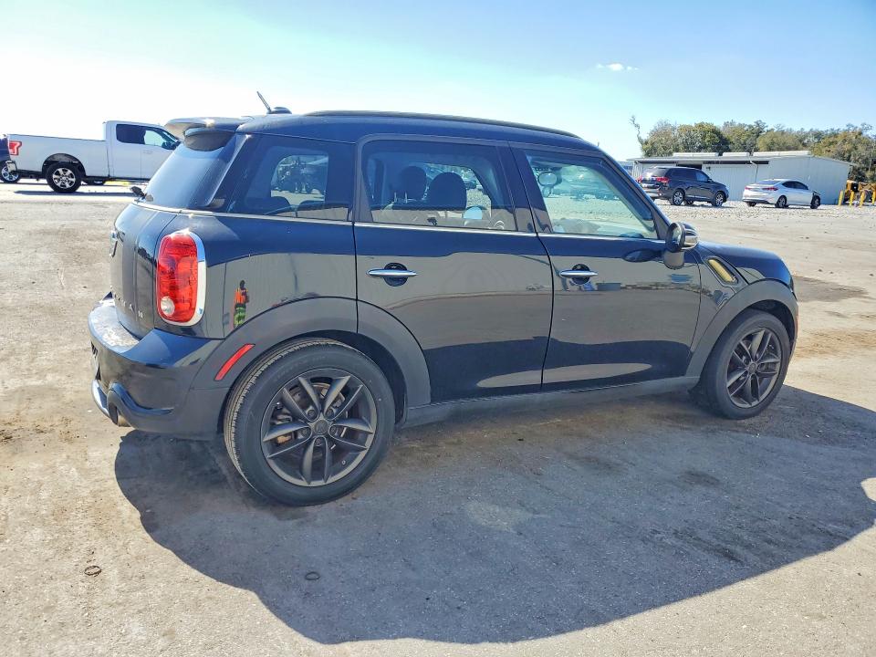 2011 Mini Cooper VIN WMWZC3C59BWL78385 COPART salvage auction — FRONT END, FL - CERT OF TITLE SLVG REBUILDABLE, sold $525 on 2026-07-22 (photo 3)