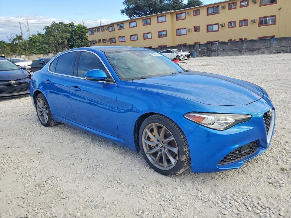 2021 Alfa romeo Giulia VIN ZARFAMBN7M7649272 COPART salvage auction — HAIL, Salvage Title, sold $7,300 on 2026-08-11 (photo 4)