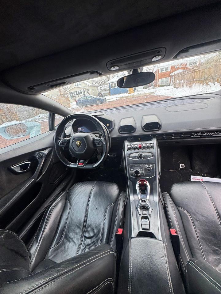 2015 Lamborghini Huracan VIN ZHWUC1ZF8FLA03249 COPART salvage auction — Normal Wear, IN - CERT OF TITLE - REBUILT VEHICL (P), sold $102,000 on 2026-03-23 (photo 9)