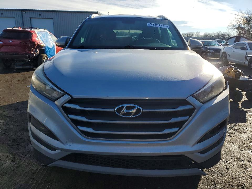 2017 Hyundai Tucson VIN KM8J3CA28HU313696 COPART salvage auction — FRONT END, Md - Cert Of Salvage > 75% Damage, sold $2,850 on 2026-07-14 (photo 5)