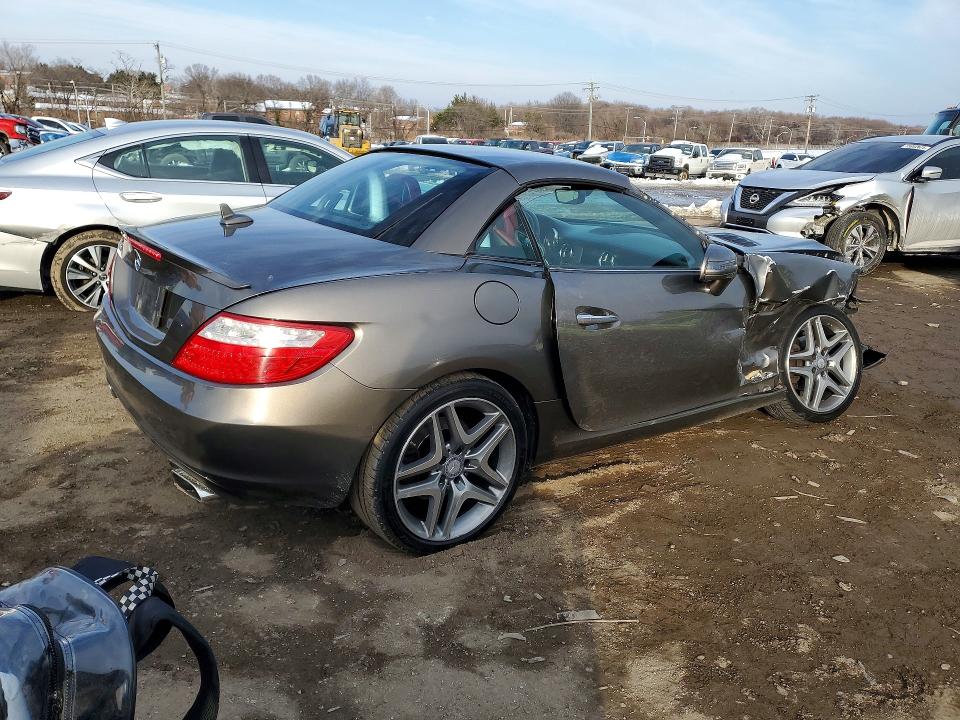 2015 Mercedes-benz Slk-klasse VIN WDDPK4HA1FF099811 COPART salvage auction — FRONT END, Md - Cert Of Salvage > 75% Damage, sold $950 on 2026-07-14 (photo 3)