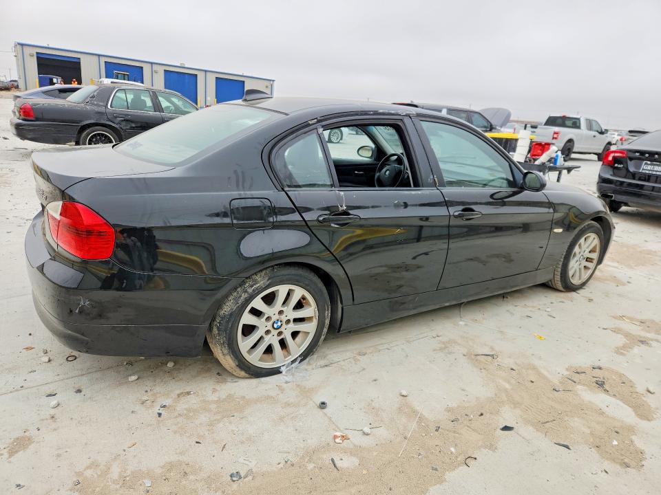 2006 BMW 3er VIN WBAVD13556KV01337 COPART salvage auction — MECHANICAL, TX - CERTIFICATE OF TITLE, sold $200 on 2026-07-24 (photo 3)
