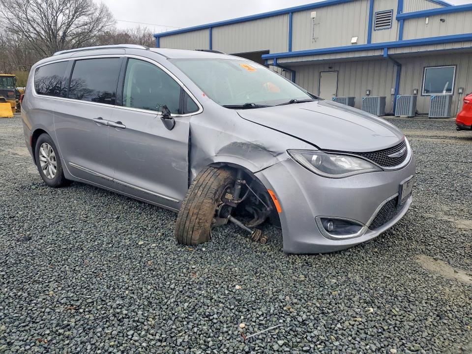 2018 Chrysler Pacifica VIN 2C4RC1BG8JR153991 COPART salvage auction — FRONT END, Nc - Salvage Certificate Of Title, sold $1,850 on 2026-07-02 (photo 4)