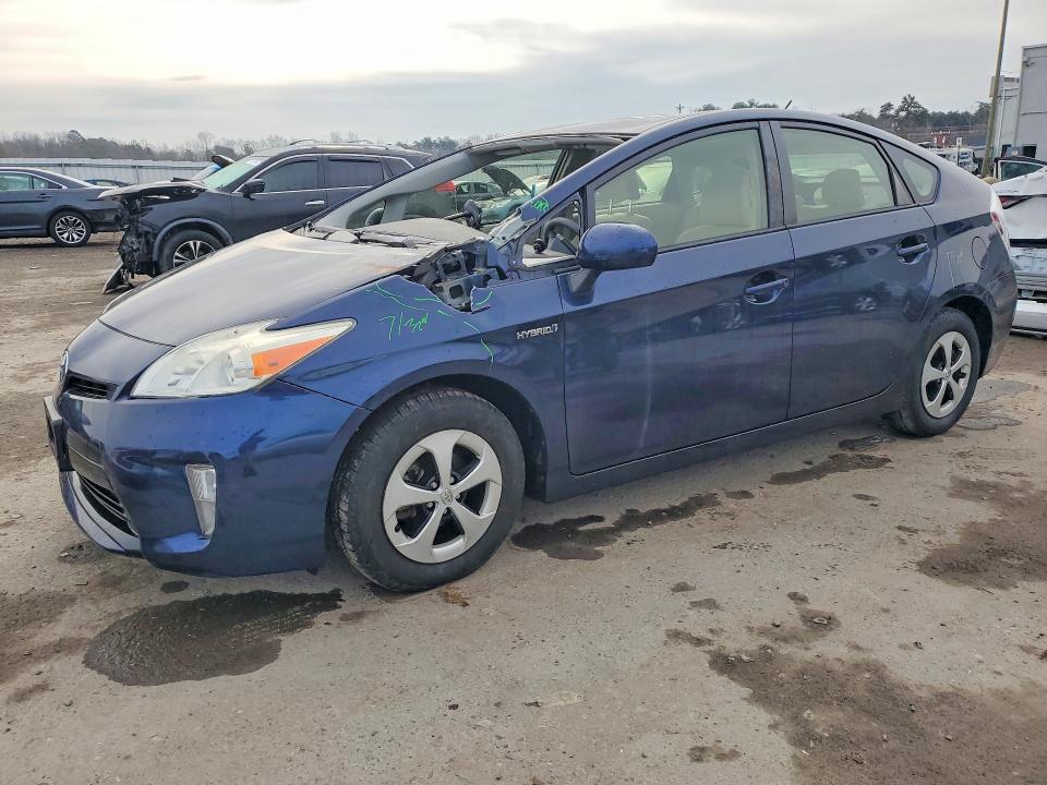 2015 Toyota Prius VIN JTDKN3DUXF0480842 COPART salvage auction — FRONT END, VA - CERT OF TITLE - SALVAGE, sold $200 on 2026-07-22 (photo 1)