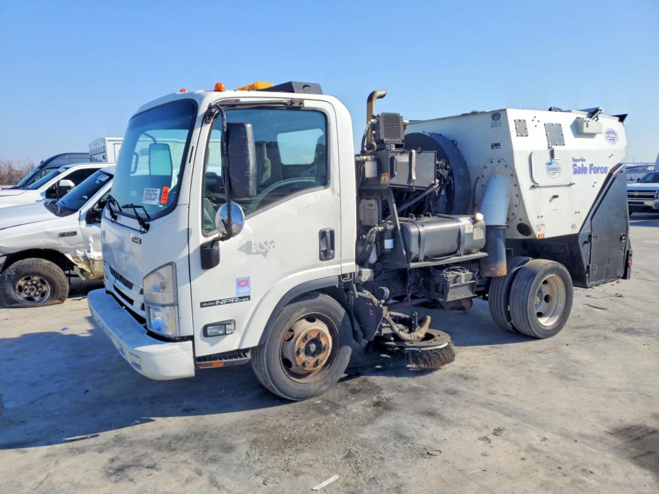 2017 Isuzu Npr hd VIN 54DC4W1B2HS808527 COPART salvage auction — BURN, Nc - Dealer Only Salvage Title, sold $2,350 on 2026-07-08 (photo 1)