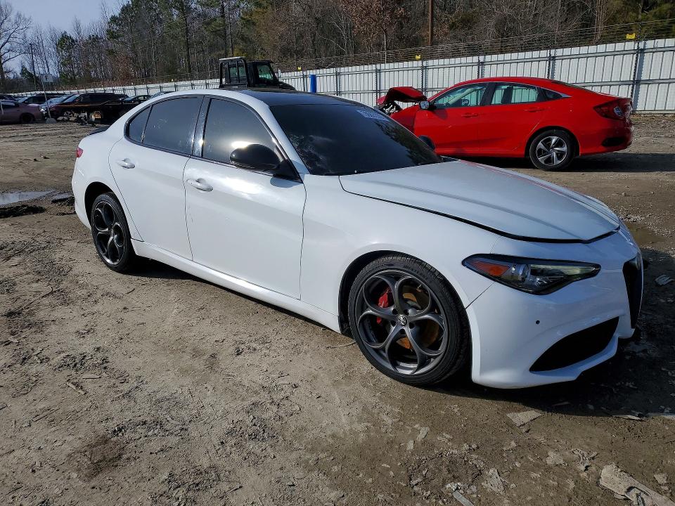 2018 Alfa romeo Giulia VIN ZARFAEEN5J7599016 COPART salvage auction — FRONT END, Id - Salvage Certificate Of Title, sold $2,150 on 2026-07-14 (photo 4)