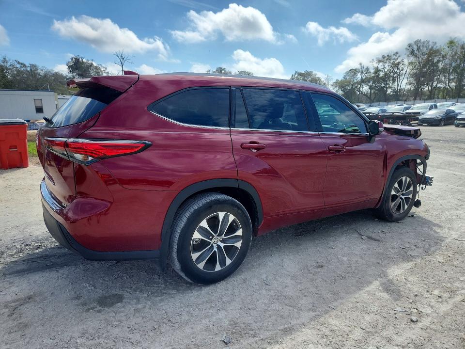 2022 Toyota Highlander VIN 5TDGZRAH9NS550993 COPART salvage auction — FRONT END, Fl - Certificate Of Destruction, sold $11,200 on 2026-07-14 (photo 3)
