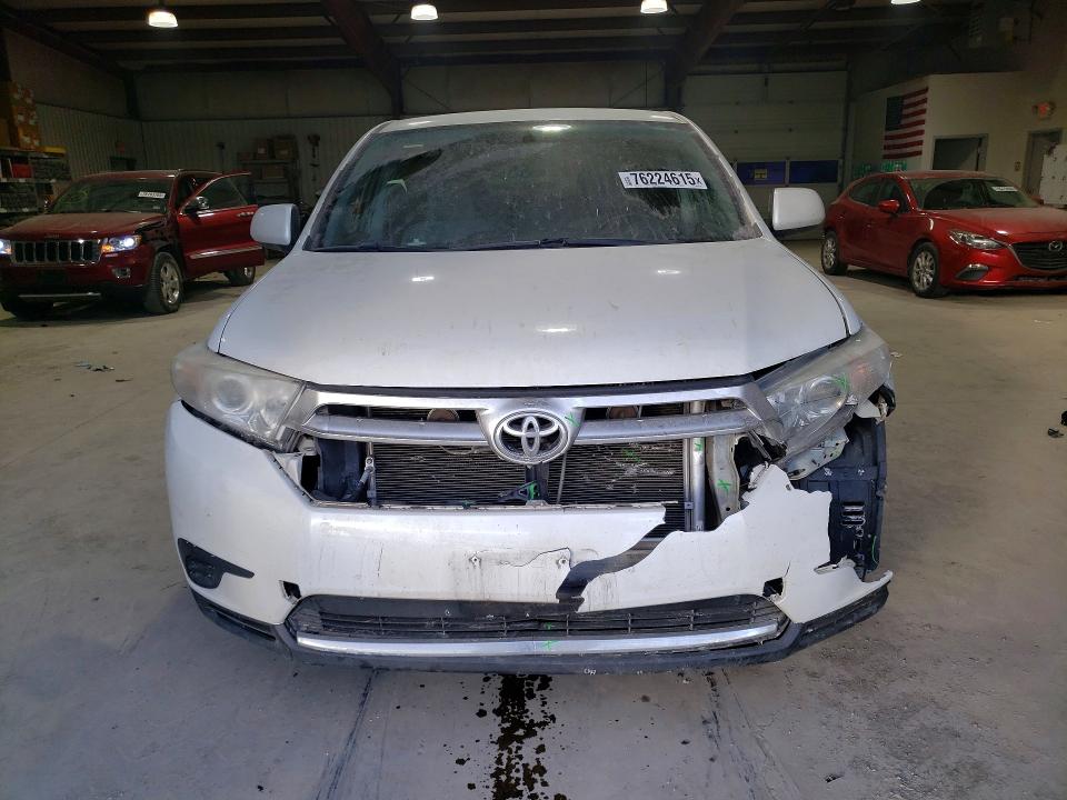 2013 Toyota Highlander VIN 5TDZA3EH6DS037531 COPART salvage auction — FRONT END, Md - Cert Of Salvage > 75% Damage, sold $450 on 2026-07-24 (photo 5)