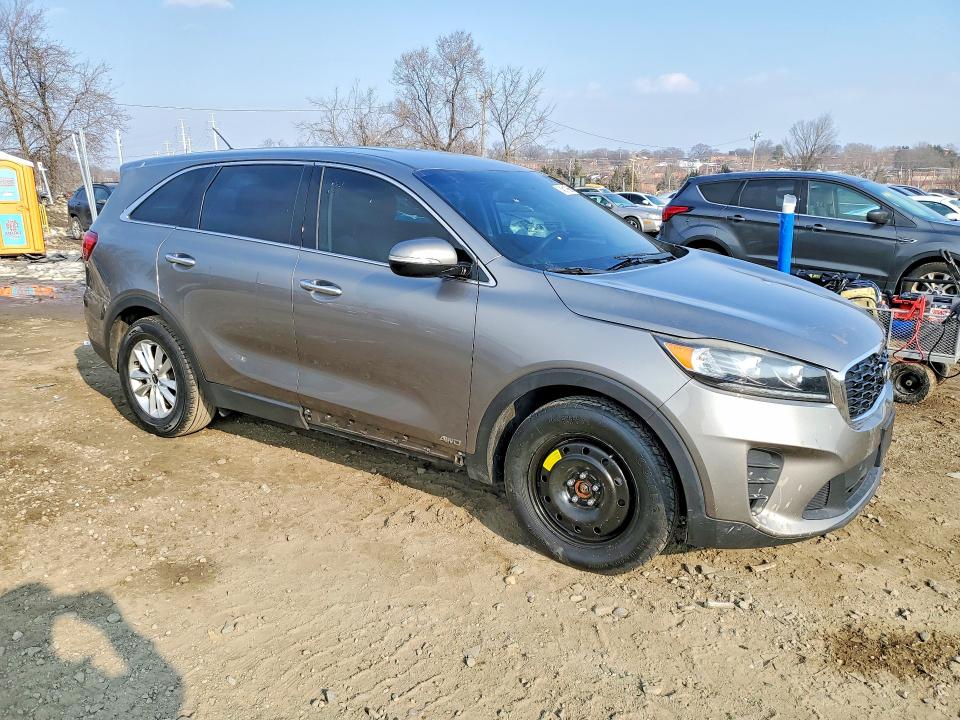 2019 Kia Sorento VIN 5XYPGDA52KG530365 COPART salvage auction — REAR END, Mi - Certificate Of Title, sold $2,250 on 2026-07-09 (photo 4)