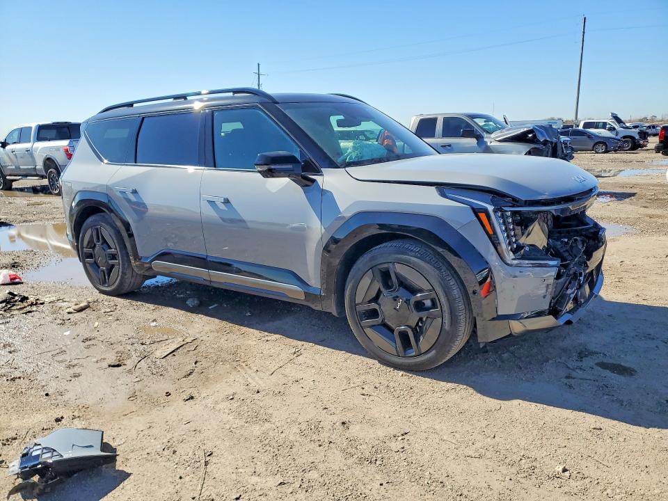 2026 Kia Ev9 VIN 5XYAEFS57TG013912 COPART salvage auction — FRONT END, Tx - Certificate Of Title, sold $20,000 on 2026-07-16 (photo 4)