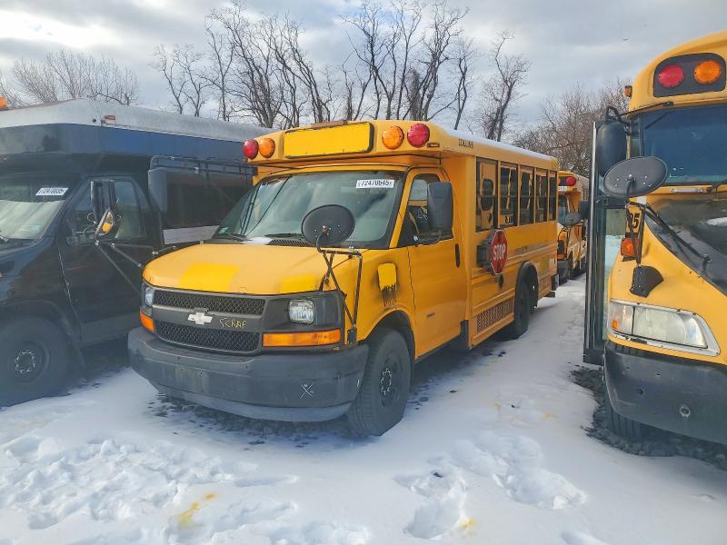 2009 Chevrolet Bus VIN 1GBHG316391114296 COPART salvage auction — NORMAL WEAR, NY - CERTIFICATE OF TITLE, sold $2,500 on 2026-07-09 (photo 2)