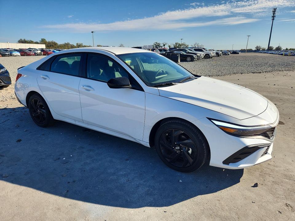 2026 Hyundai Elantra VIN KMHLM4DG8TU102204 COPART salvage auction — MINOR DENT/SCRATCHES, Fl - Cert Of Title Slvg Rebuildable, sold $9,300 on 2026-07-08 (photo 4)