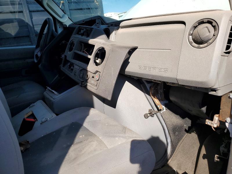 2021 Ford Econoline e350 VIN 1FDWE3FN5MDC18610 COPART salvage auction — SIDE, In - Certificate Of Title, sold $17,100 on 2026-07-30 (photo 8)