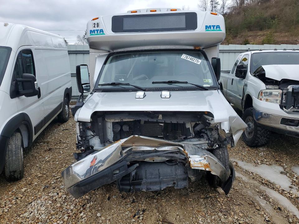 2019 Ford Econoline VIN 1FDFE4FS9KDC56592 COPART salvage auction — FRONT END, Wv - Salvage Certificate, sold $650 on 2026-07-30 (photo 5)