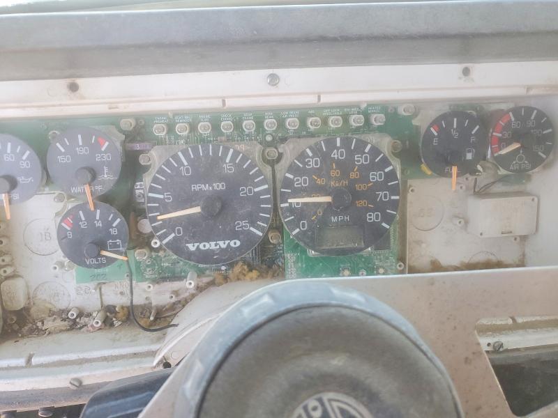 1998 Volvo VIN 4VHJDFPF6WN859999 COPART salvage auction — ALL OVER, IA - CERT OF TITLE-SALVAGE TITLE, sold $90 on 2026-07-30 (photo 8)
