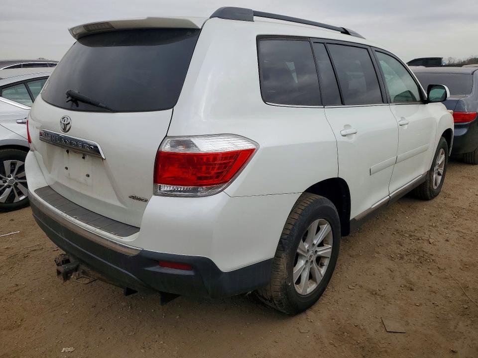 2012 Toyota Highlander VIN 5TDBK3EH9CS120710 COPART salvage auction — MINOR DENT/SCRATCHES, Fl - Certificate Of Title, sold $4,300 on 2026-07-28 (photo 3)