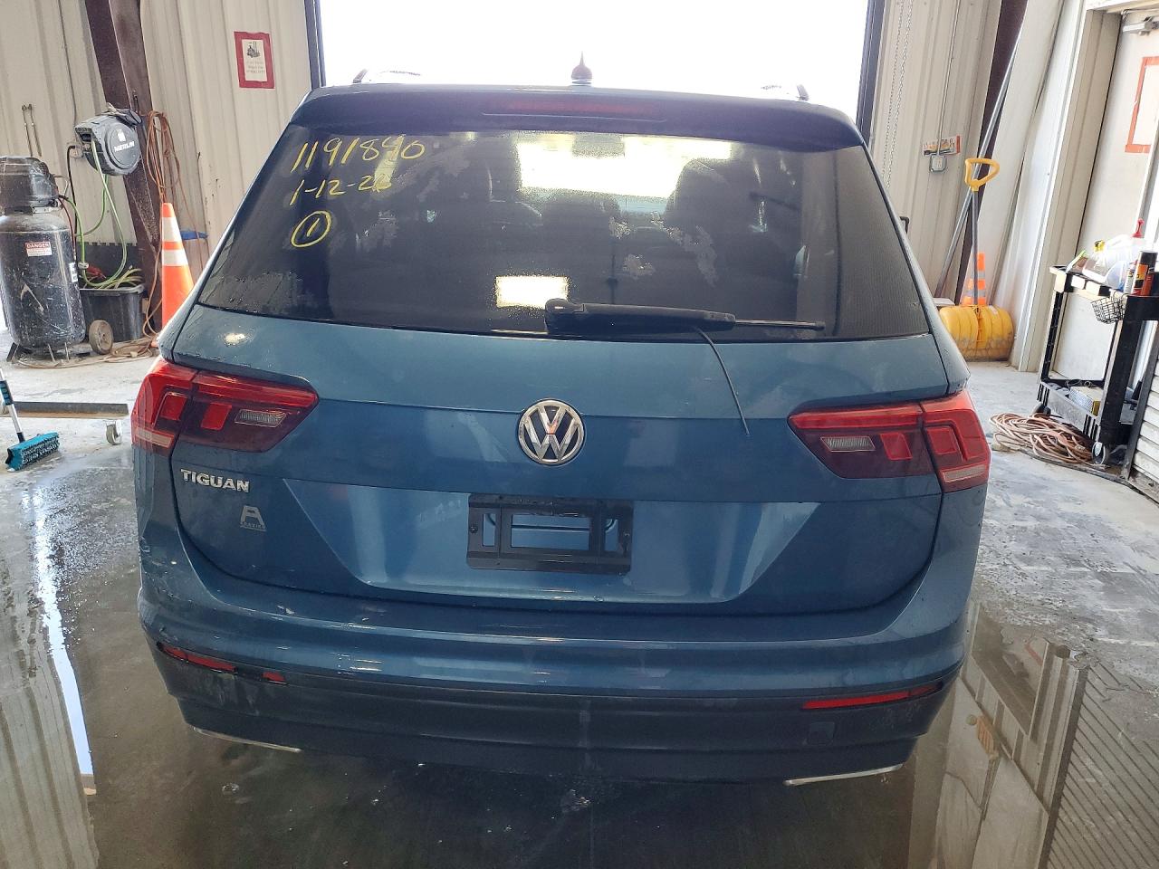 2020 Volkswagen Tiguan VIN 3VV1B7AX8LM053891 COPART salvage auction — Front End, MO - CERT OF TITLE-REPOSSESSED, sold $525 on 2026-07-07 (photo 6)