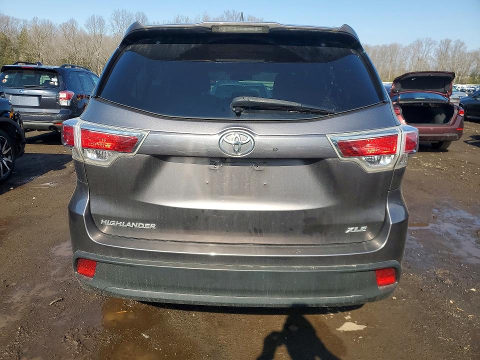 2015 Toyota VIN 5TDKKRFH6FS042523 COPART salvage auction — MINOR DENT/SCRATCHES, Salvage Title, sold $6,800 on 2026-07-14 (photo 6)