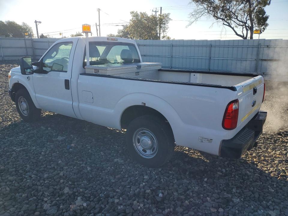2013 Ford F-250 VIN 1FTBF2A67DEB81922 COPART salvage auction — MINOR DENT/SCRATCHES, Ca - Dis/Dlr/Exp Only Clean Title, sold $7,400 on 2026-07-28 (photo 2)