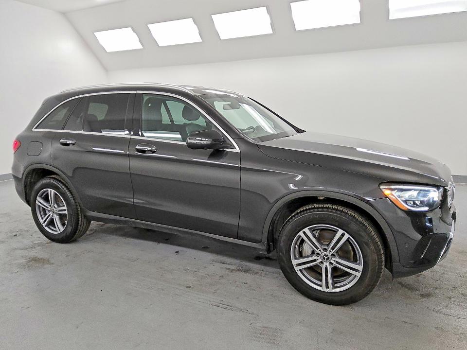 2021 Mercedes-benz Glc class VIN W1N0G8DB7MV323386 COPART salvage auction — NORMAL WEAR, Ca - Dis/Dlr/Exp Only Clean Title, sold $18,100 on 2026-07-07 (photo 4)