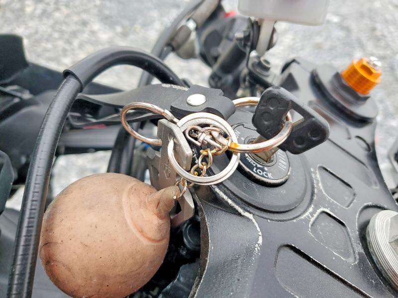 2023 Yamaha Yzfr7 VIN JYARM38E5PA006972 COPART salvage auction — ROLLOVER, Id - Salvage Certificate Of Title, sold $1,750 on 2026-07-02 (photo 8)