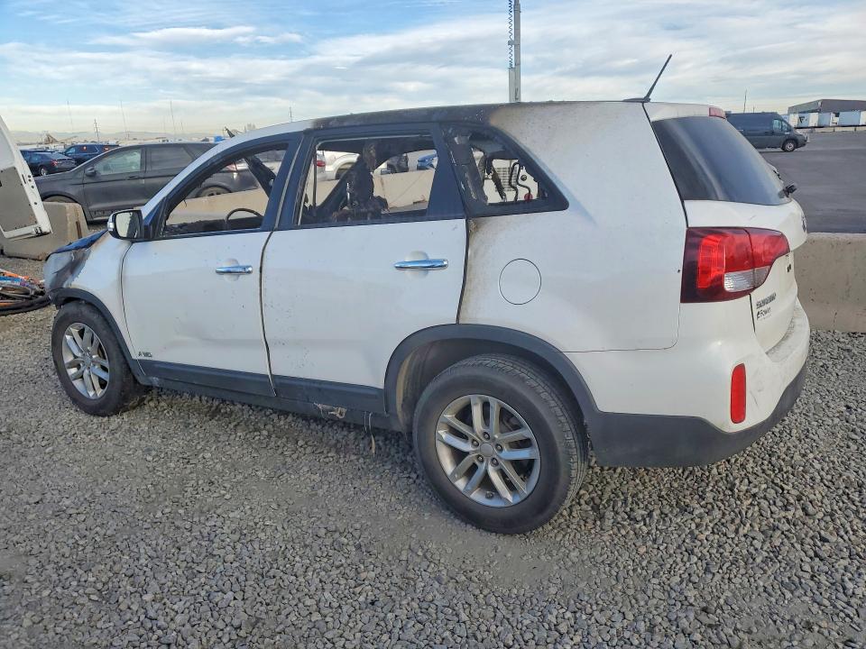 2015 Kia Sorento VIN 5XYKTCA67FG559603 COPART salvage auction — BURN, Co - Salvage Title, sold $275 on 2026-07-28 (photo 2)