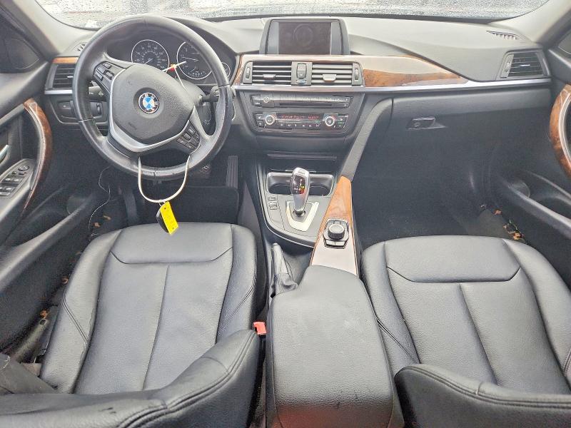2014 BMW 3er VIN WBA3C1C57EK114202 COPART salvage auction — NORMAL WEAR, Ca - Dis/Dlr/Exp Only Clean Title, sold $800 on 2026-07-21 (photo 8)