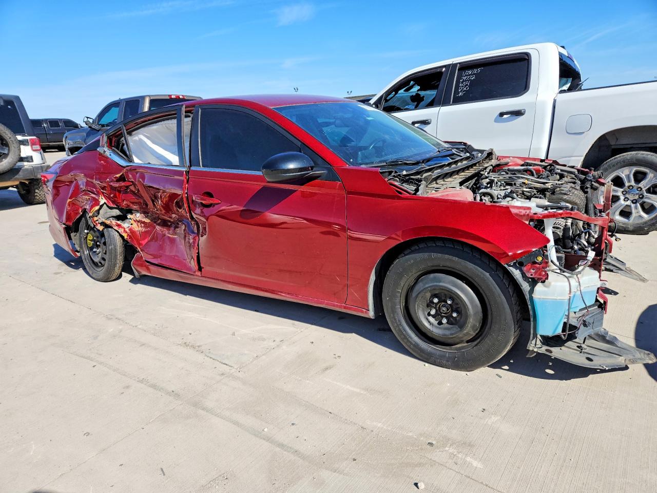 2022 Nissan Altima VIN 1N4BL4CV2NN349594 COPART salvage auction — Side, TX - SALVAGE VEHICLE TITLE, sold $1,600 on 2026-07-02 (photo 4)
