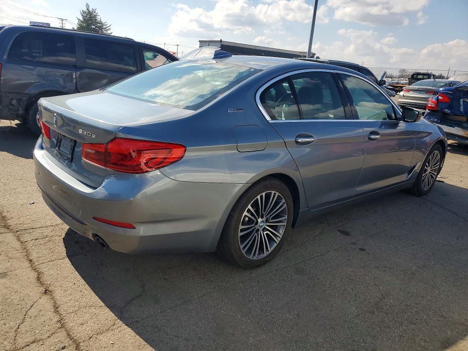 2018 Bmw motorrad 530e VIN WBAJA9C56JB249791 COPART salvage auction — MINOR DENT/SCRATCHES, OH - CERTIFICATE OF TITLE, sold $6,700 on 2026-07-27 (photo 3)