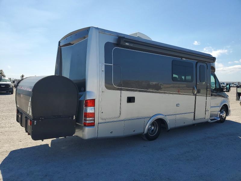 2022 Mercedes Benz VIN W1X8E33Y0NN191940 COPART salvage auction — MINOR DENT/SCRATCHES, Fl - Certificate Of Title, sold $42,250 on 2026-07-13 (photo 4)