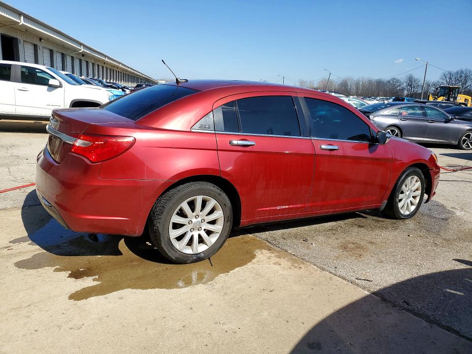 2013 Chrysler 200 VIN 1C3CCBCGXDN547248 COPART salvage auction — MINOR DENT/SCRATCHES, In - Certificate Of Title (P), sold $500 on 2026-07-02 (photo 3)