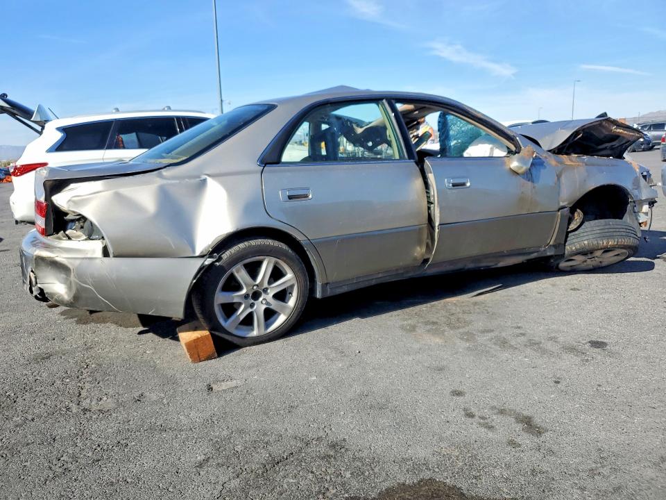 2000 Lexus ES VIN JT8BF28GXY0265071 COPART salvage auction — ROLLOVER, Nv - Salvage Title, sold $125 on 2026-07-15 (photo 3)