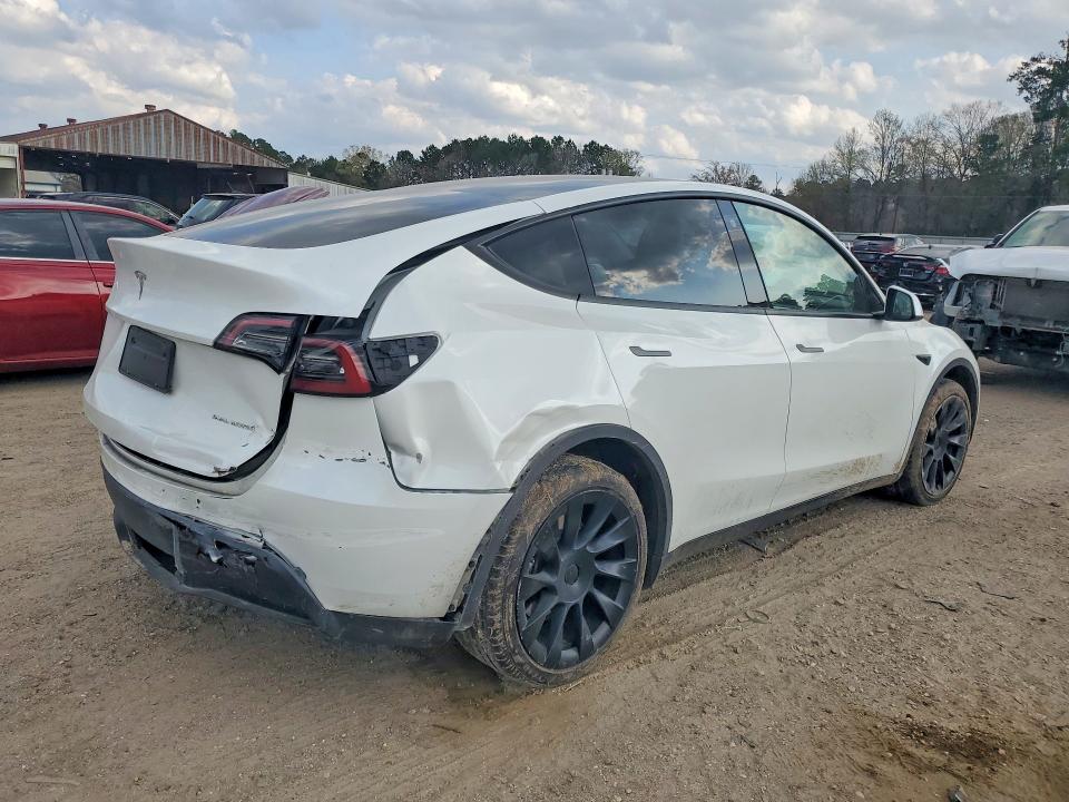 2023 Tesla Model y VIN 7SAYGDEE7PF750410 COPART salvage auction — REAR END, Other, sold $11,000 on 2026-07-10 (photo 3)