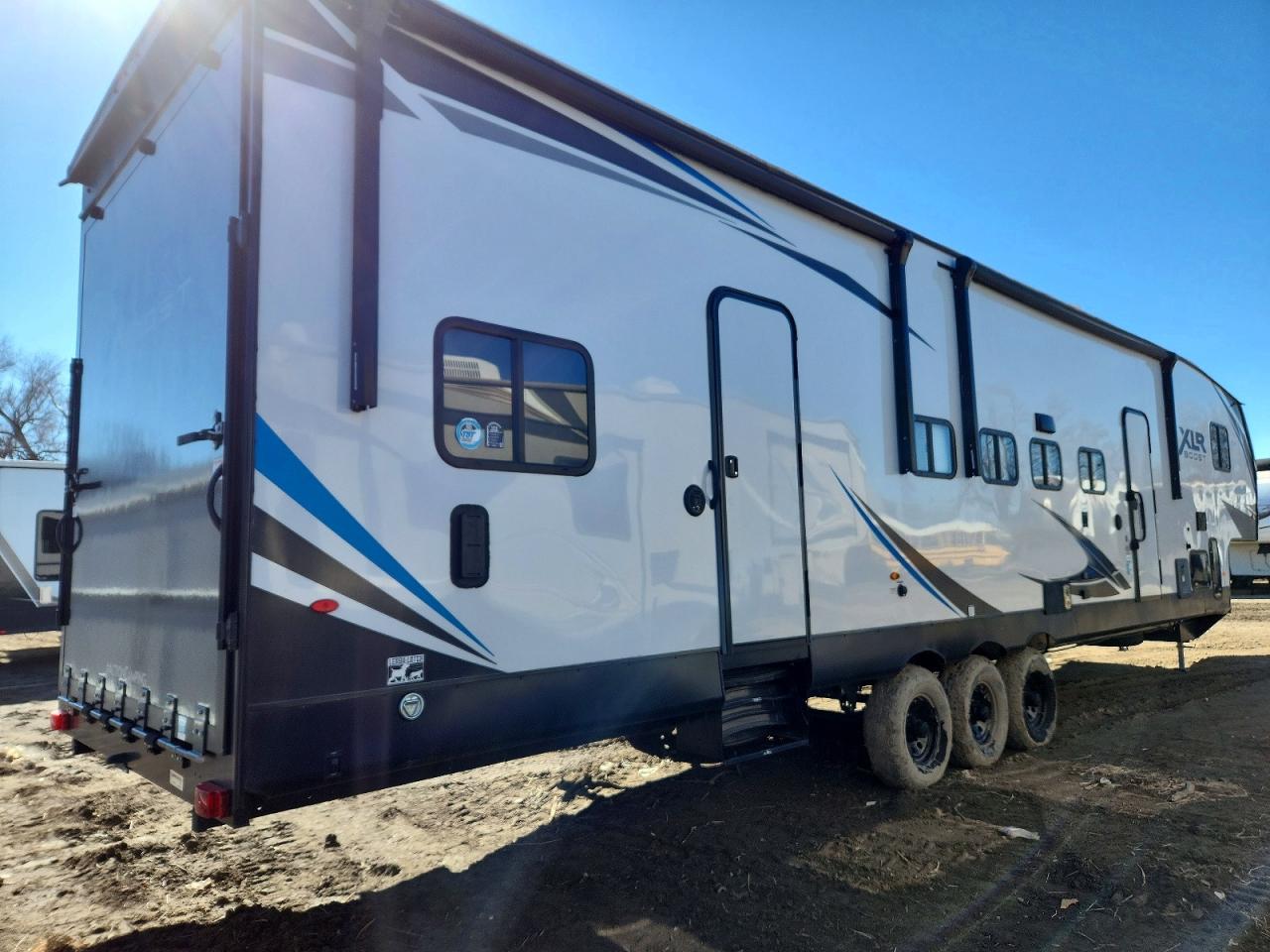 2023 VIN 5ZT3XL1F1PZ001756 COPART salvage auction — Water/Flood, St - Salvage Title, sold $22,800 on 2026-07-08 (photo 4)