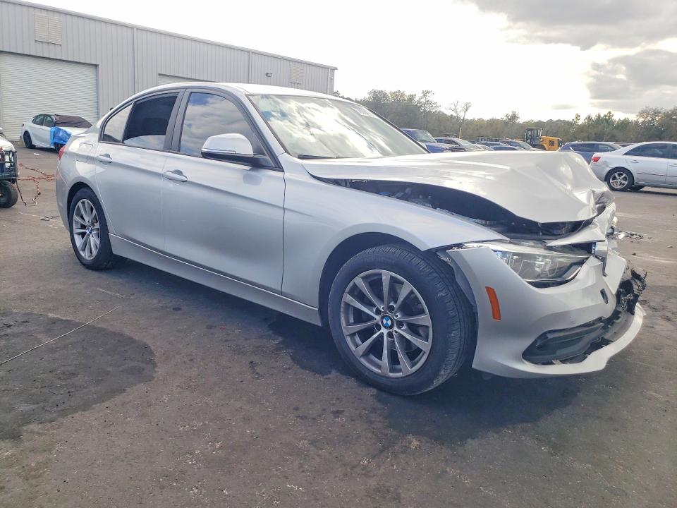 2018 BMW 3 series VIN WBA8E1G57JNU92507 COPART salvage auction — FRONT END, FL - CERT OF TITLE SLVG REBUILDABLE, sold $1,850 on 2026-07-27 (photo 4)
