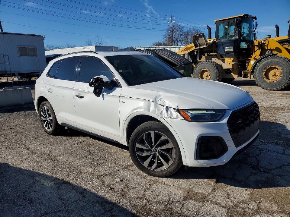2024 Audi Q5 VIN WA1GAAFY7R2111798 COPART salvage auction — SIDE, Mo - Salvage Certificate Of Title, sold $15,600 on 2026-07-24 (photo 4)