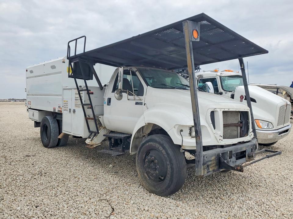 2015 Ford F-750 VIN 3FRNF7FC7FV728318 COPART salvage auction — MECHANICAL, TX - CERTIFICATE OF TITLE, sold $10 on 2026-07-09 (photo 4)