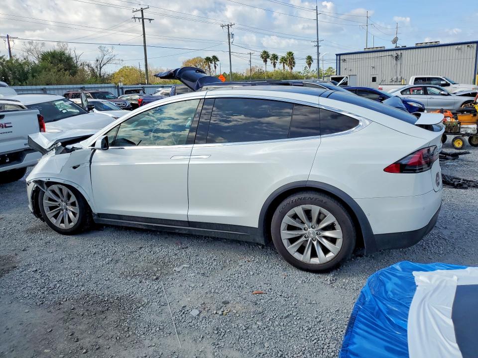 2016 Tesla Model x VIN 5YJXCDE26GF026637 COPART salvage auction — FRONT END, FL - CERT OF TITLE SLVG REBUILDABLE, sold $3,000 on 2026-07-24 (photo 2)
