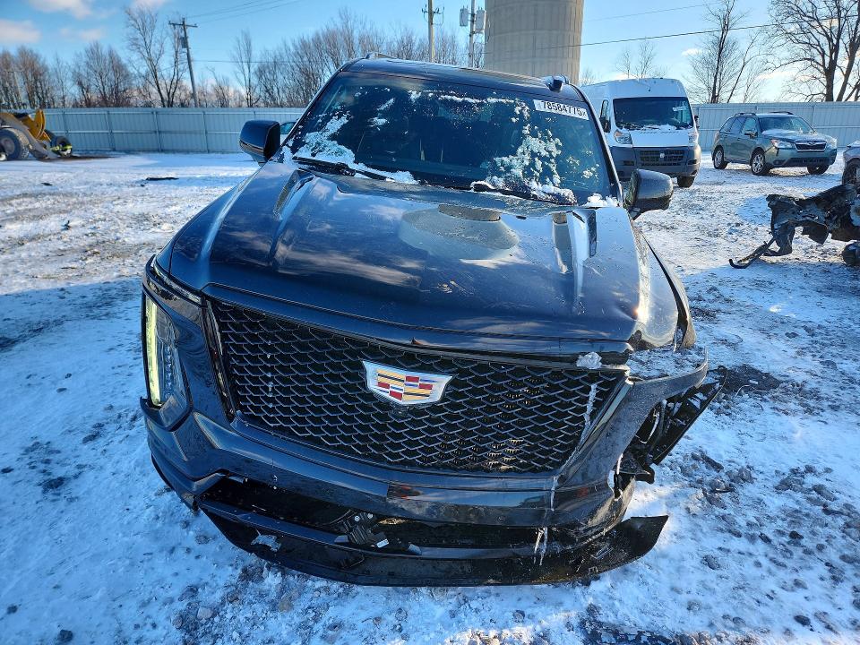 2025 Cadillac Escalade VIN 1GYS9RRL3SR189381 COPART salvage auction — FRONT END, MI - CERT OF TITLE-SALVAGE VEHICLE, sold $21,100 on 2026-07-30 (photo 5)