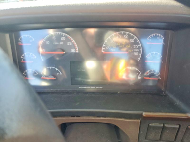 2017 Volvo VIN 4V4N39TG6HN988043 COPART salvage auction — NORMAL WEAR, In - Certificate Of Title, sold $5,000 on 2026-07-31 (photo 8)