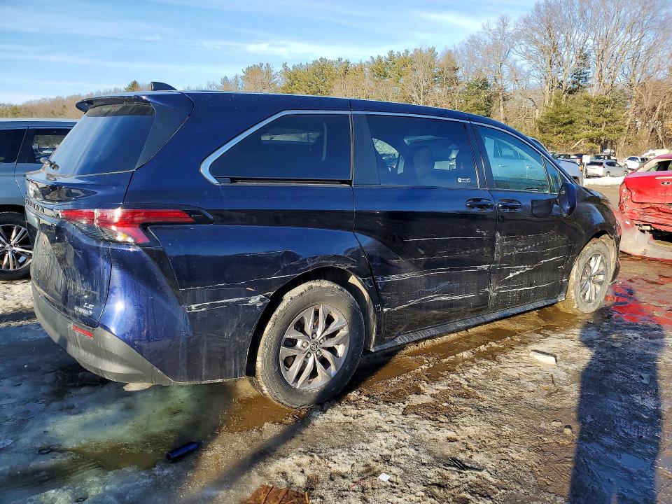 2022 Toyota Sienna VIN 5TDKRKEC4NS075060 COPART salvage auction — SIDE, Ma - Cert Of Title-Salvage, sold $425 on 2026-07-24 (photo 3)