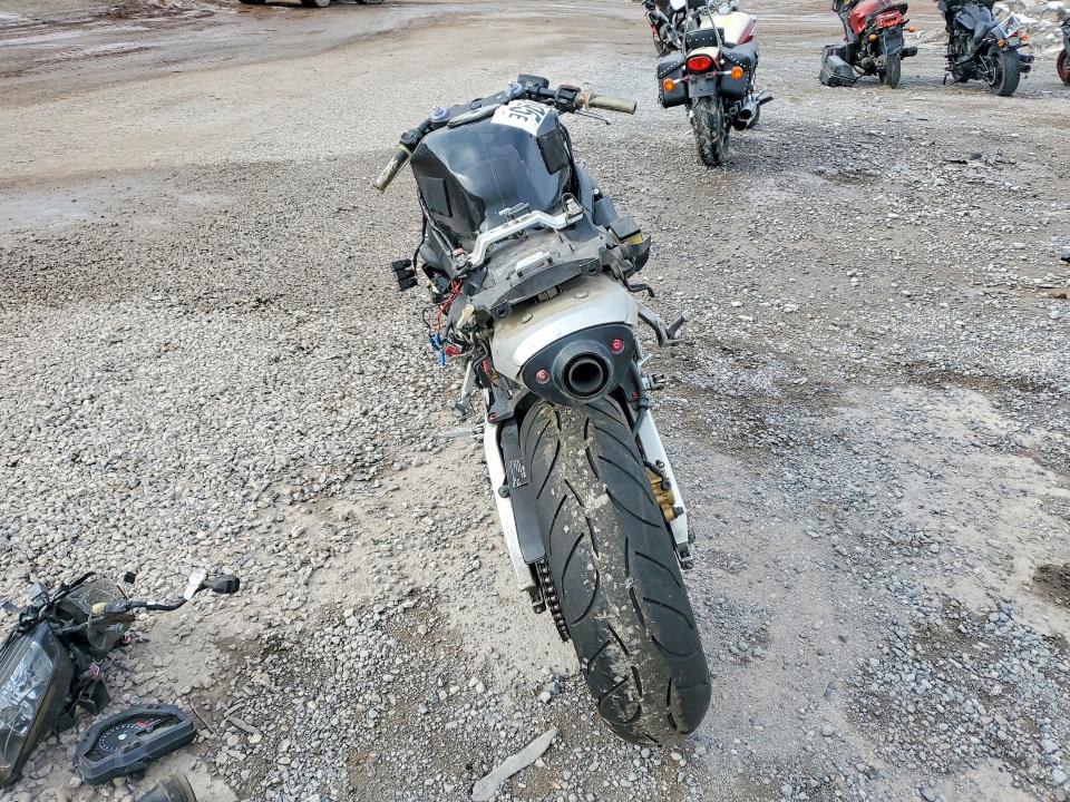 2003 Honda Cbr600 VIN JH2PC37063M004720 COPART salvage auction — ROLLOVER, PA - CERTIFICATE OF SALVAGE, sold $400 on 2026-07-20 (photo 4)