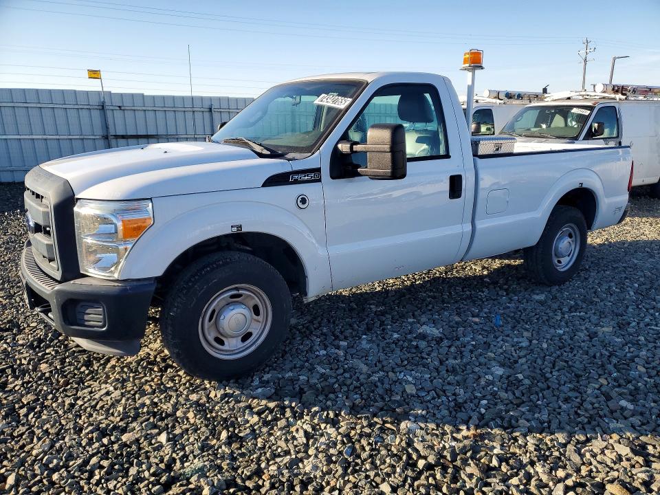 2013 Ford F-250 VIN 1FTBF2A67DEB81922 COPART salvage auction — MINOR DENT/SCRATCHES, Ca - Dis/Dlr/Exp Only Clean Title, sold $7,400 on 2026-07-28 (photo 1)
